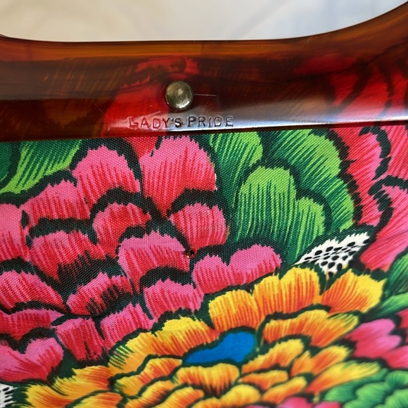 Vintage Lady’s Pride bright floral foldable bag with lucite handles - Picture 4 of 11